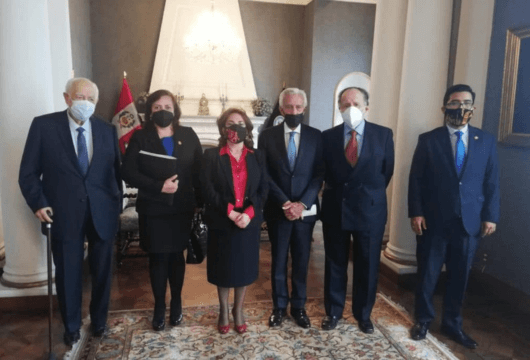 Decana del CAL se reunió con Elvia Barrios a fin de trasladarle «situación de crisis institucional»