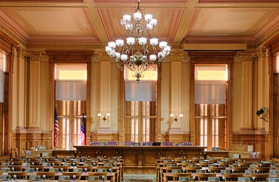 ¿Realización de audiencias durante la suspensión de términos procesales?