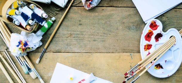 Chocan un auto dentro de un estacionamiento: ¿quién asume los daños?
