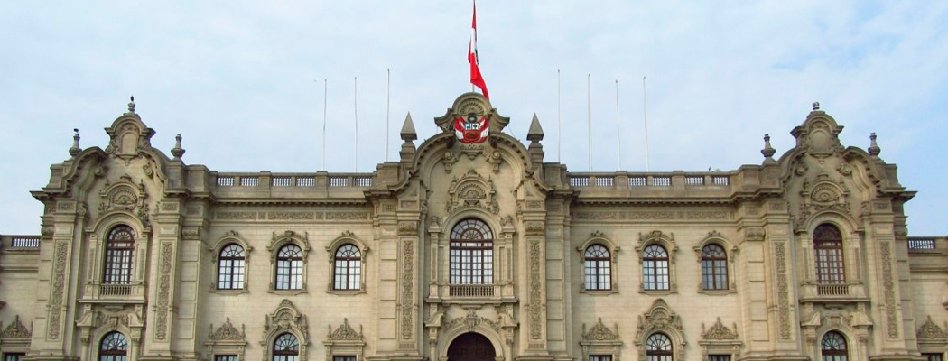 Gobierno propone elevar beneficios de más de 260,000 trabajadores públicos