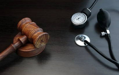 El fuero de salud contra la facultad del empleador de despedir al trabajador ante inasistencia al trabajo